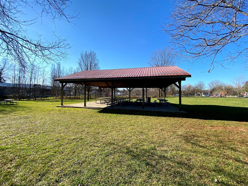 Simcoe Kinsmen Picnic Shelter 